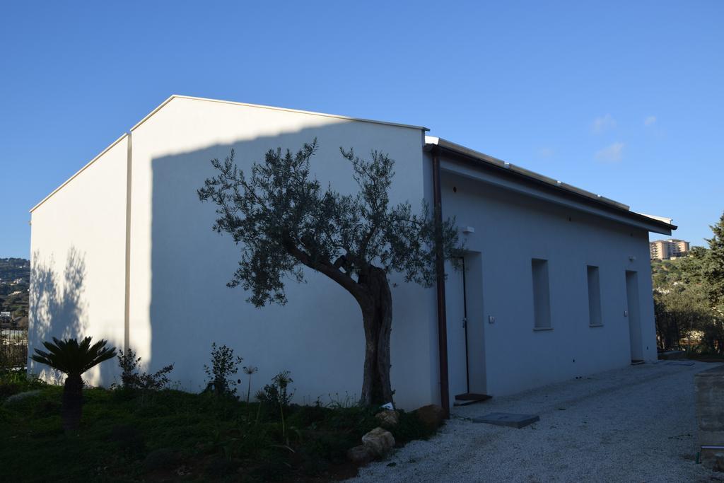 Uliwood Hotell Caltanissetta Exteriör bild