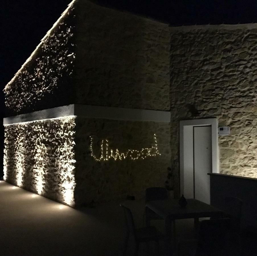 Uliwood Hotell Caltanissetta Exteriör bild
