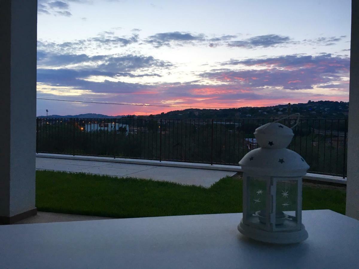 Uliwood Hotell Caltanissetta Exteriör bild
